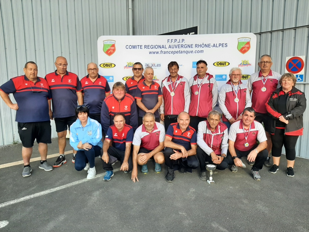 Photo équipes finalistes CRC VETERAN AUVERGNE 2025